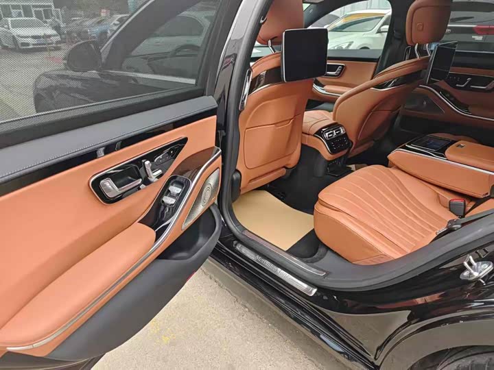 Фото 4 - Mercedes-Benz S-Class