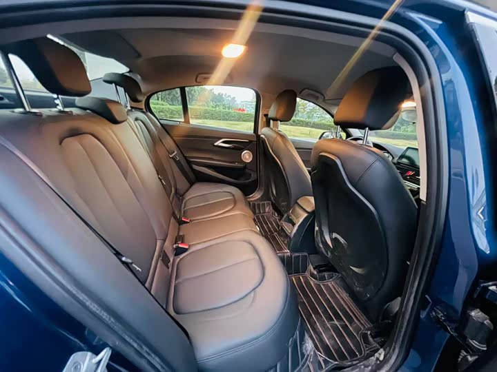 Фото 9 - BMW 1 Series