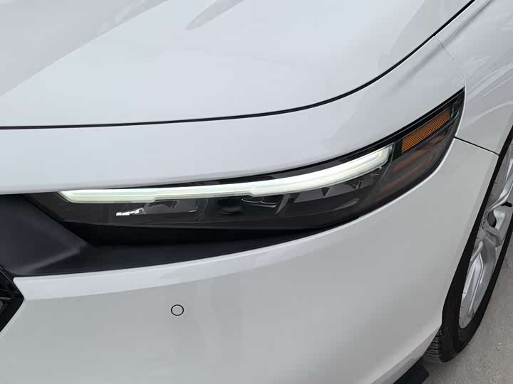 Фото 4 - Honda Accord