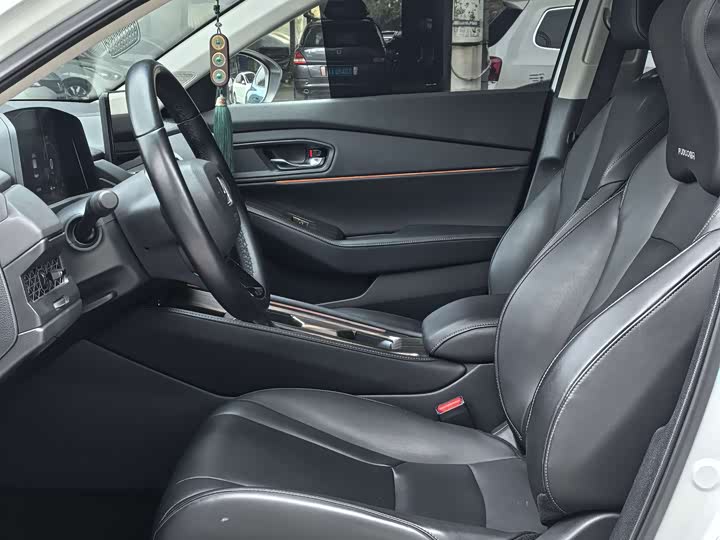 Фото 6 - Honda Accord