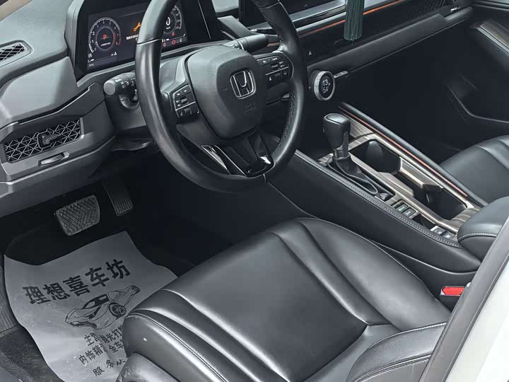 Фото 7 - Honda Accord