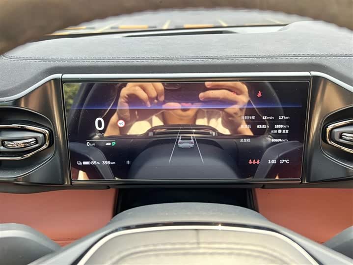 Фото 9 - Nio EC6