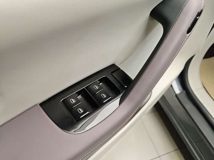 Фото 9 - Leapmotor C11