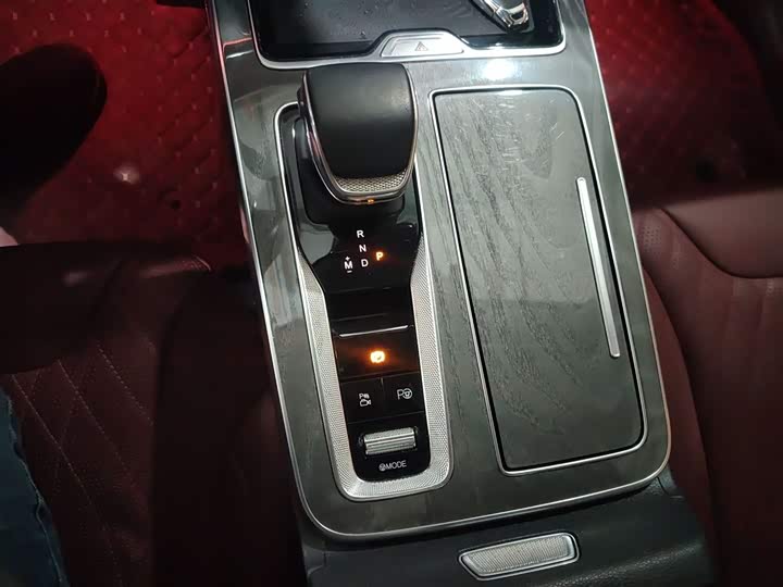 Фото 8 - Hongqi HS5