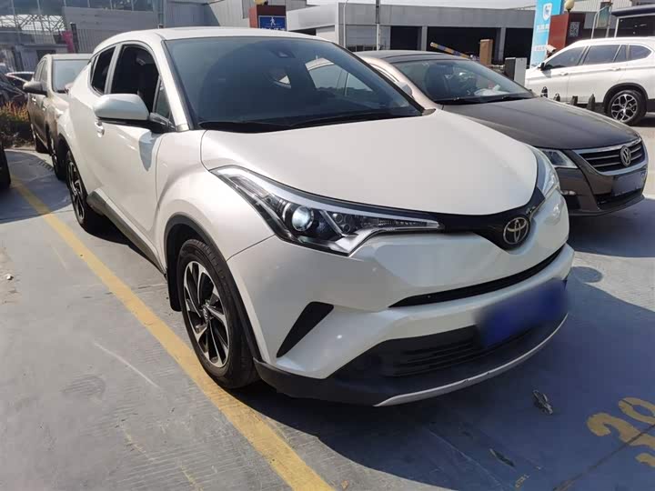 Фото 4 - Toyota Izoa