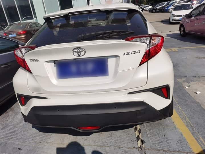 Фото 6 - Toyota Izoa