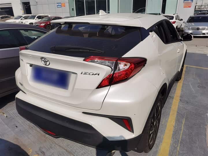 Фото 7 - Toyota Izoa