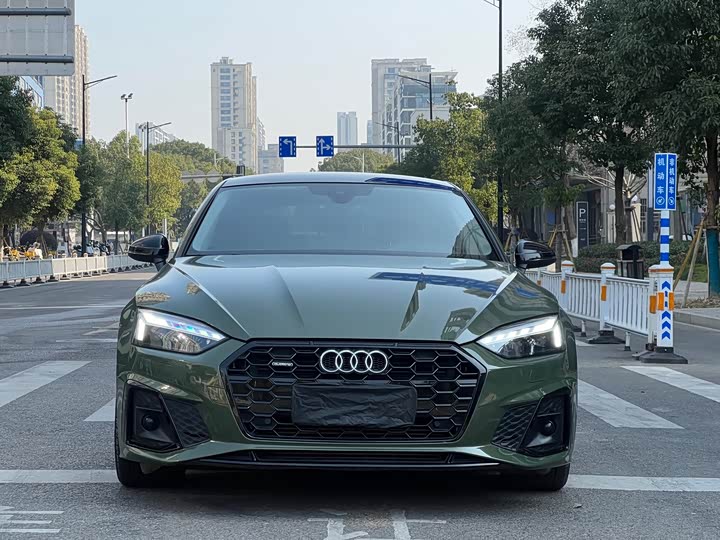 Фото 2 - Audi A5