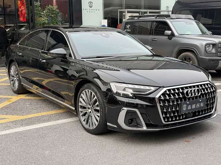 Фото 3 - Audi A8