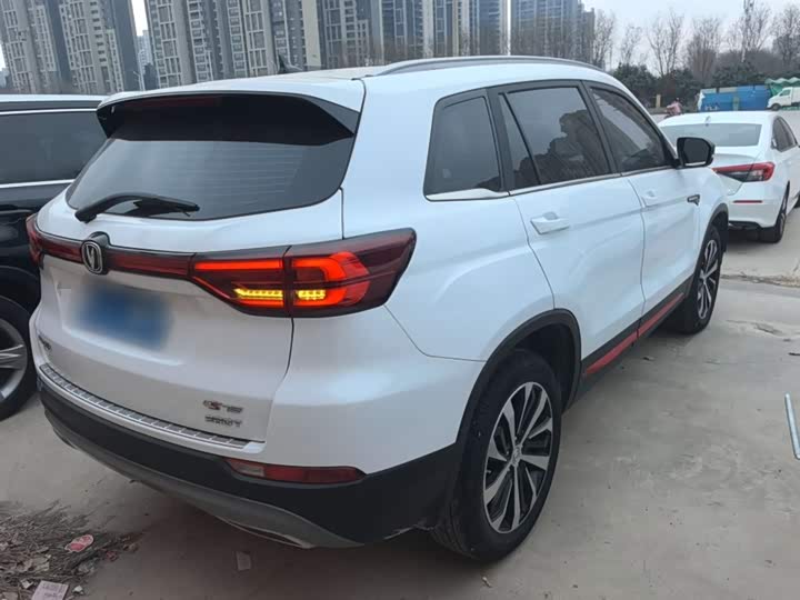 Фото 7 - Changan CS75