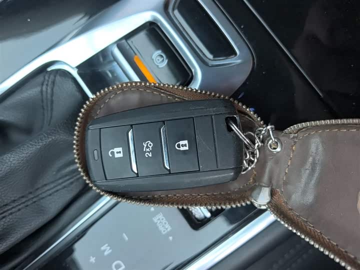 Фото 9 - Changan CS75