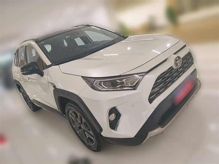 Фото 7 - Toyota RAV4
