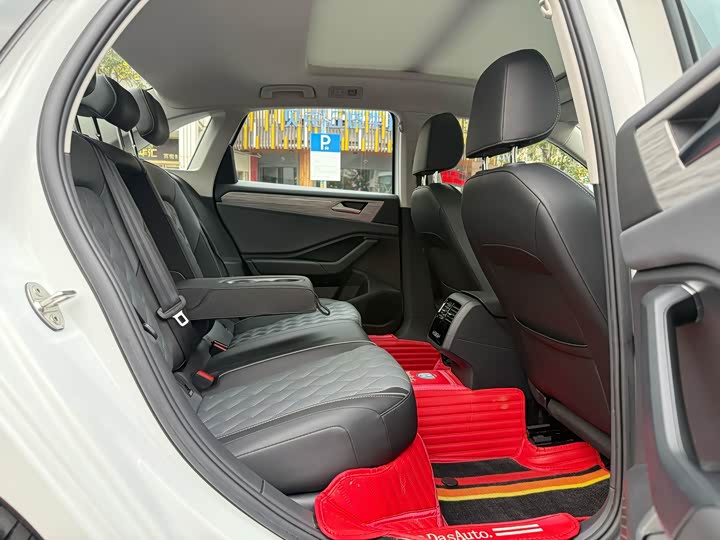 Фото 6 - Volkswagen Sagitar L