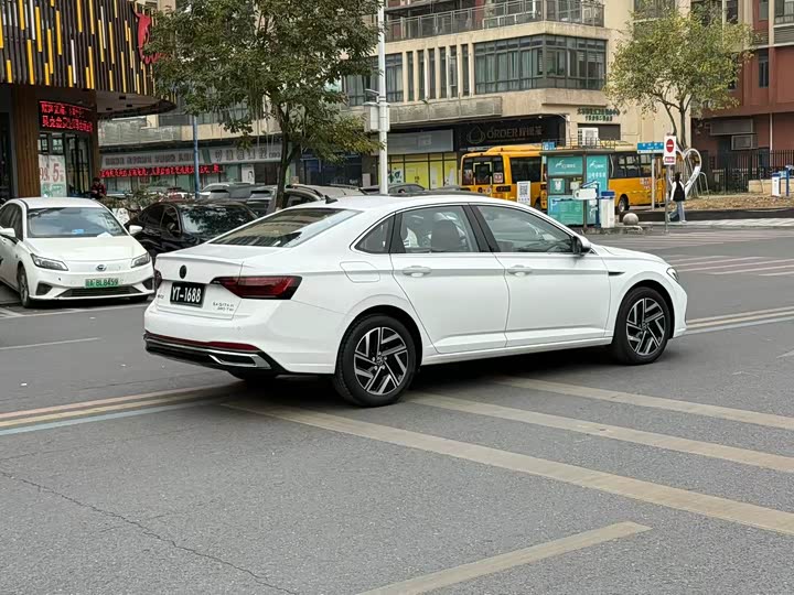 Фото 8 - Volkswagen Sagitar L