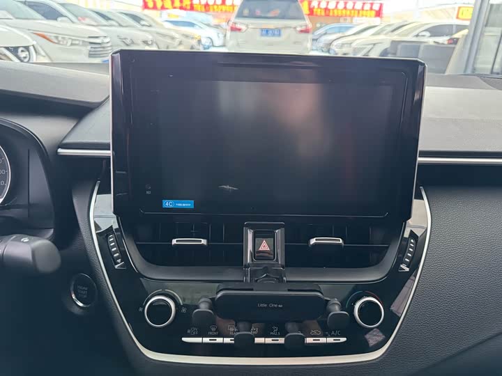 Фото 8 - Toyota Corolla