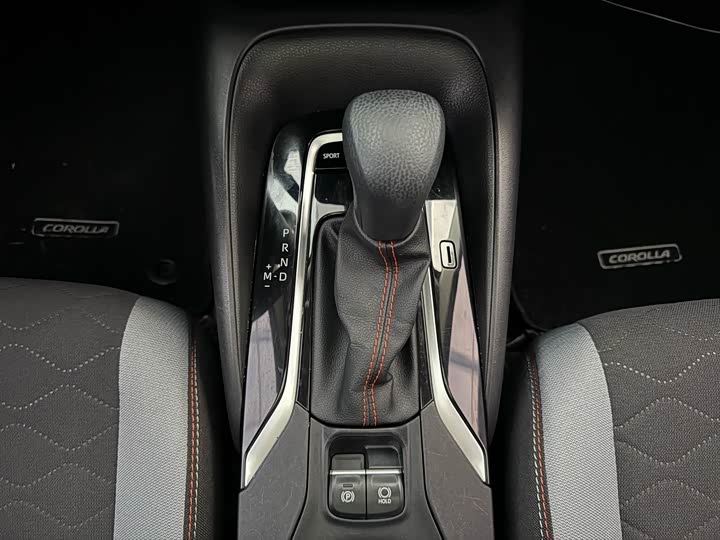 Фото 9 - Toyota Corolla