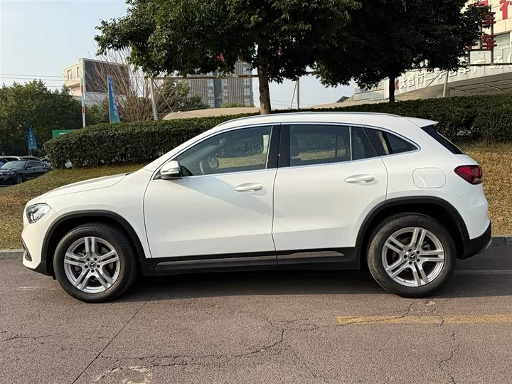 Фото 3 - Mercedes-Benz GLA-Class