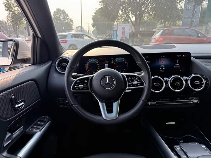 Фото 6 - Mercedes-Benz GLA-Class