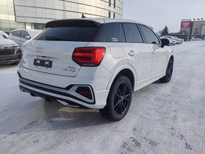 Фото 4 - Audi Q2L