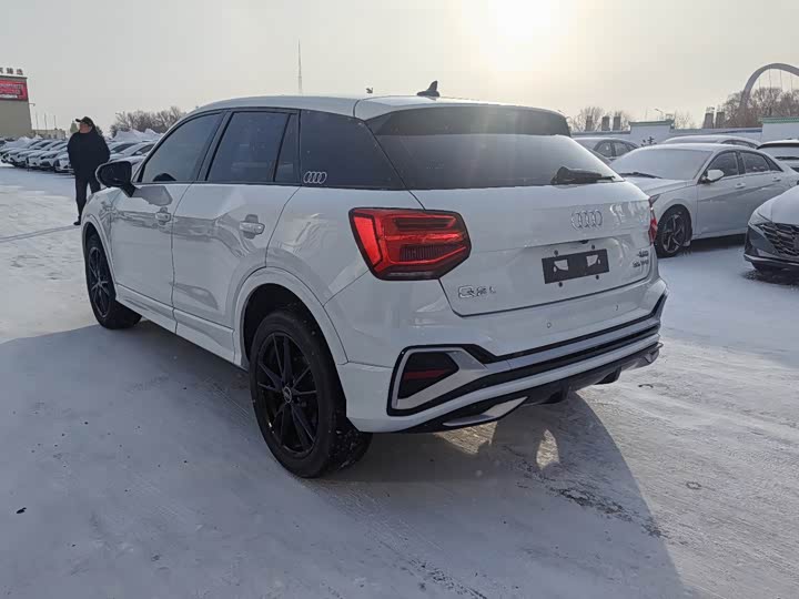 Фото 6 - Audi Q2L