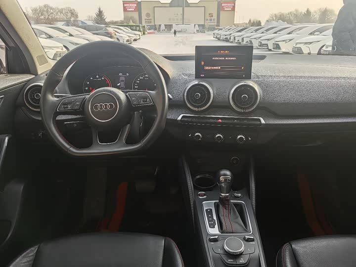 Фото 8 - Audi Q2L