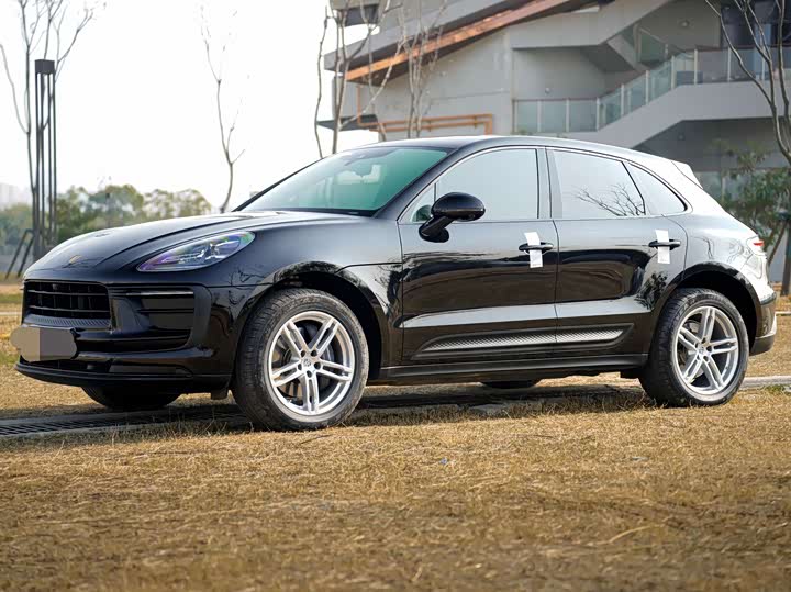 Фото 1 - Porsche Macan