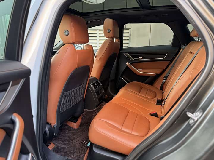 Фото 6 - Jaguar F-Pace