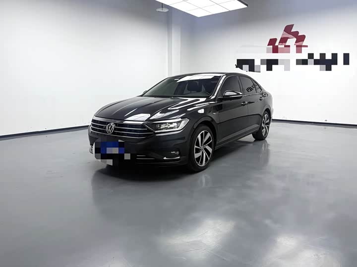 Фото 1 - Volkswagen Sagitar L