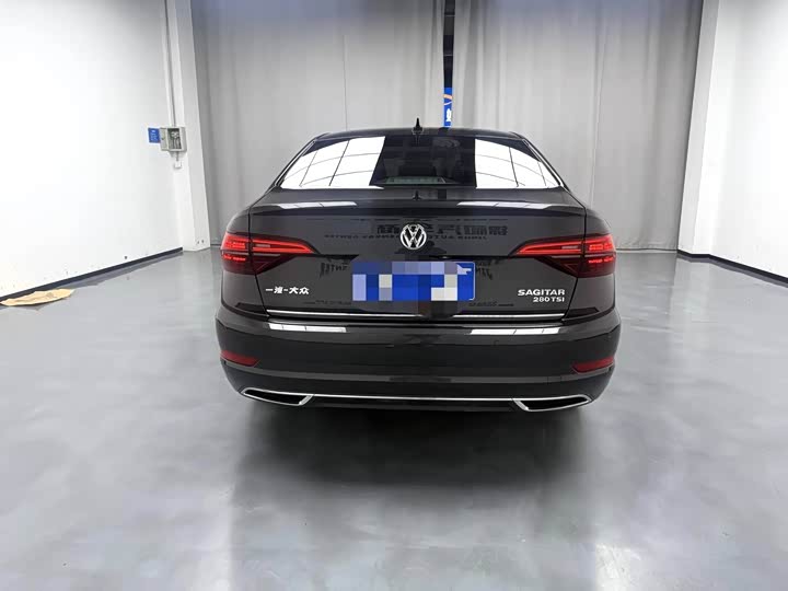 Фото 8 - Volkswagen Sagitar L