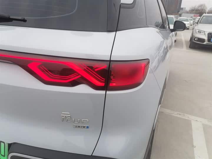 Фото 8 - BYD Yuan Up