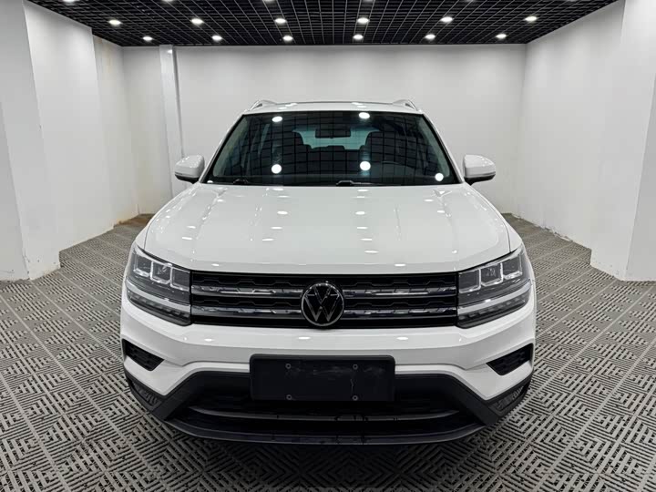 Фото 1 - Volkswagen Tharu