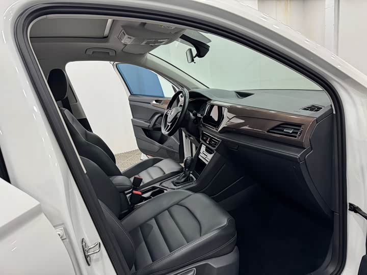 Фото 4 - Volkswagen Tharu