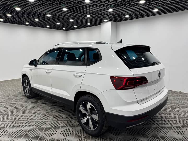 Фото 9 - Volkswagen Tharu