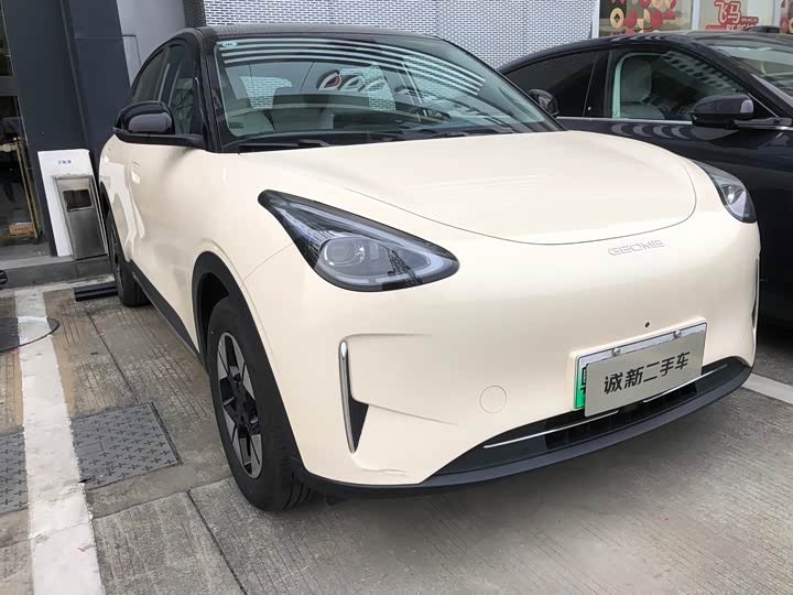 Фото 2 - Geely Galaxy Geome