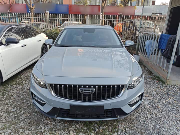 Фото 3 - Geely Preface