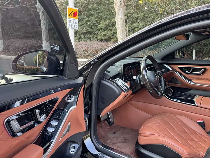 Фото 8 - Mercedes-Benz Maybach S-Class