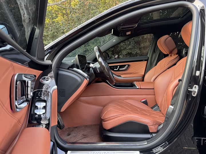 Фото 9 - Mercedes-Benz Maybach S-Class