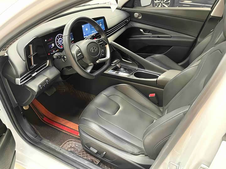 Фото 5 - Hyundai Elantra N line