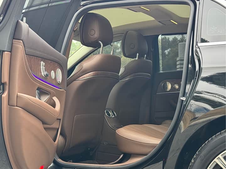 Фото 5 - Mercedes-Benz E-Class