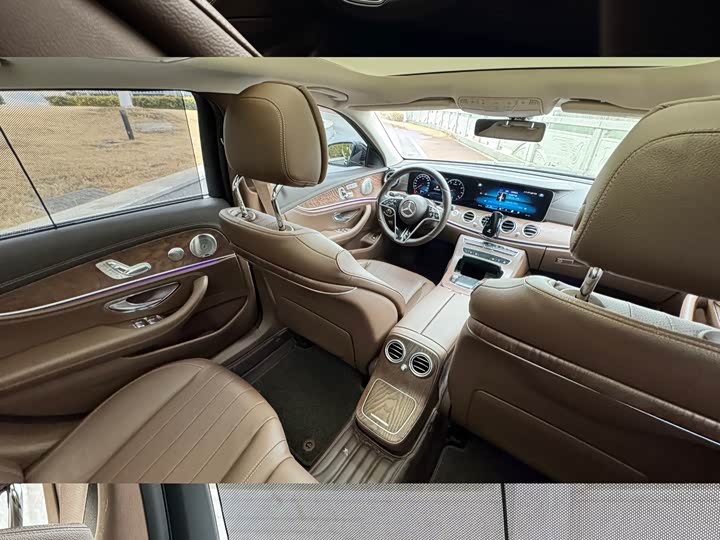 Фото 8 - Mercedes-Benz E-Class