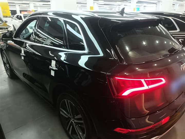 Фото 5 - Audi Q5L