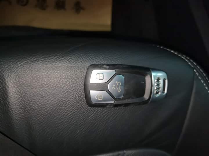 Фото 9 - Audi Q5L