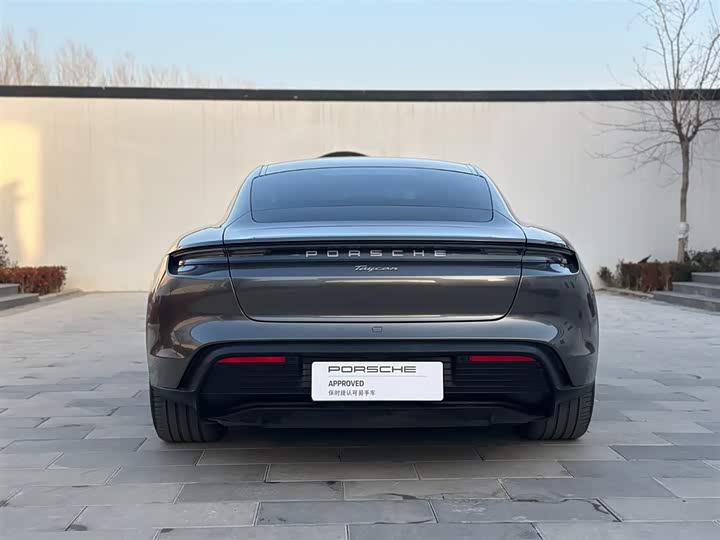 Фото 4 - Porsche Taycan