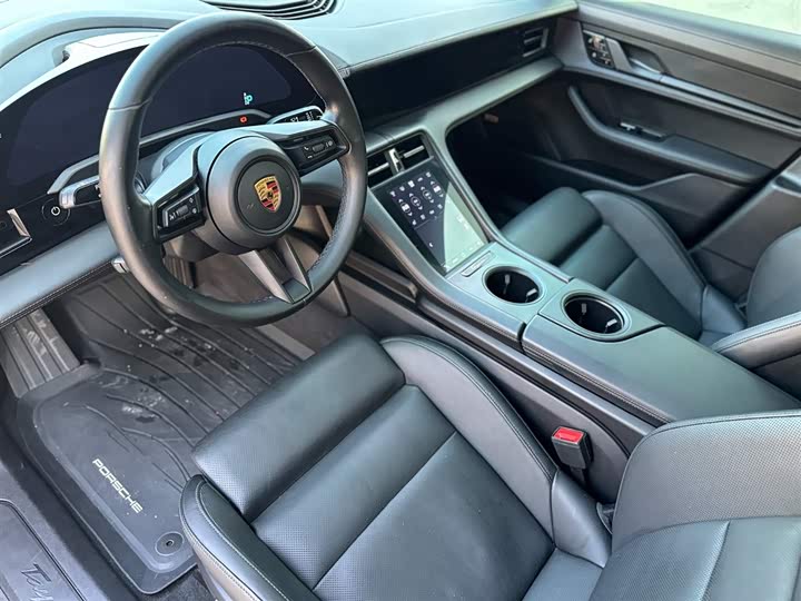 Фото 9 - Porsche Taycan