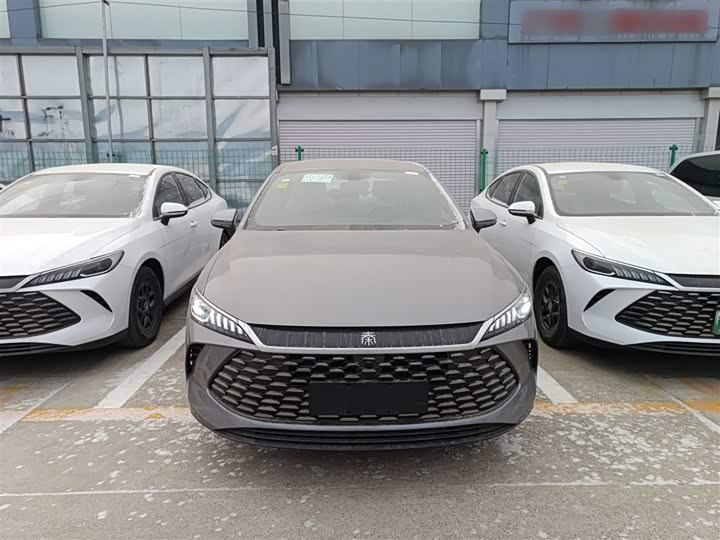 Фото 3 - BYD Qin Plus