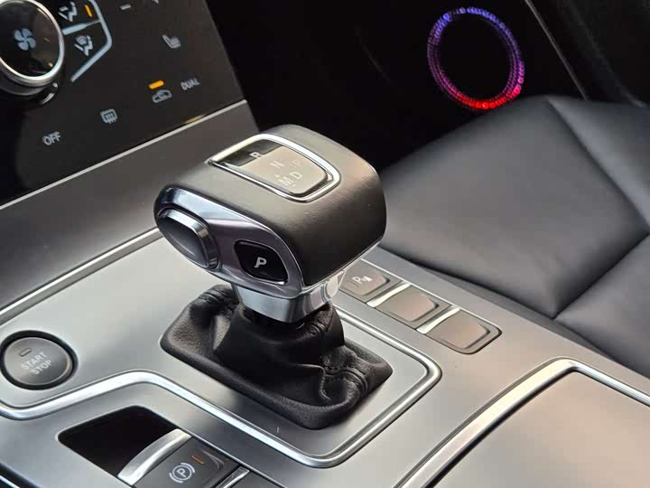 Фото 2 - Hongqi H5