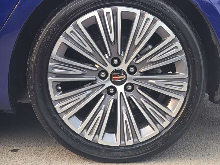 Фото 6 - Hongqi H5