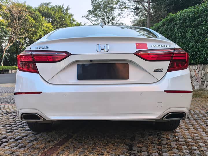 Фото 4 - Honda Inspire