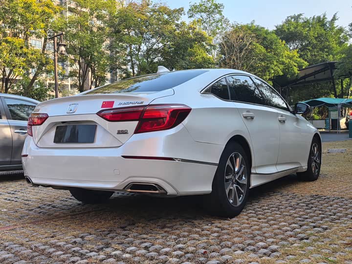 Фото 5 - Honda Inspire