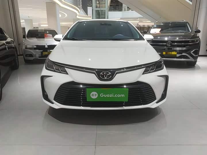 Фото 3 - Toyota Corolla